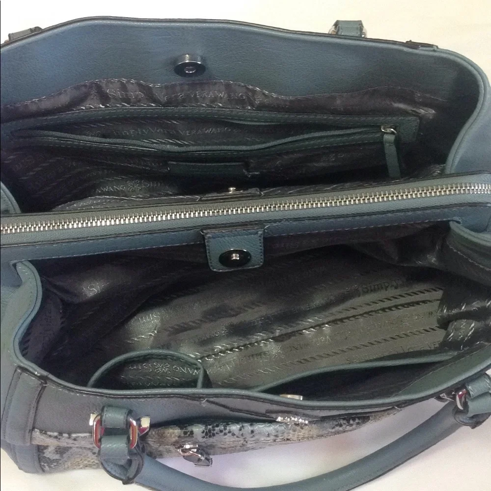 🎉Price Drop! Simply Vera Grayish-Blue Purse